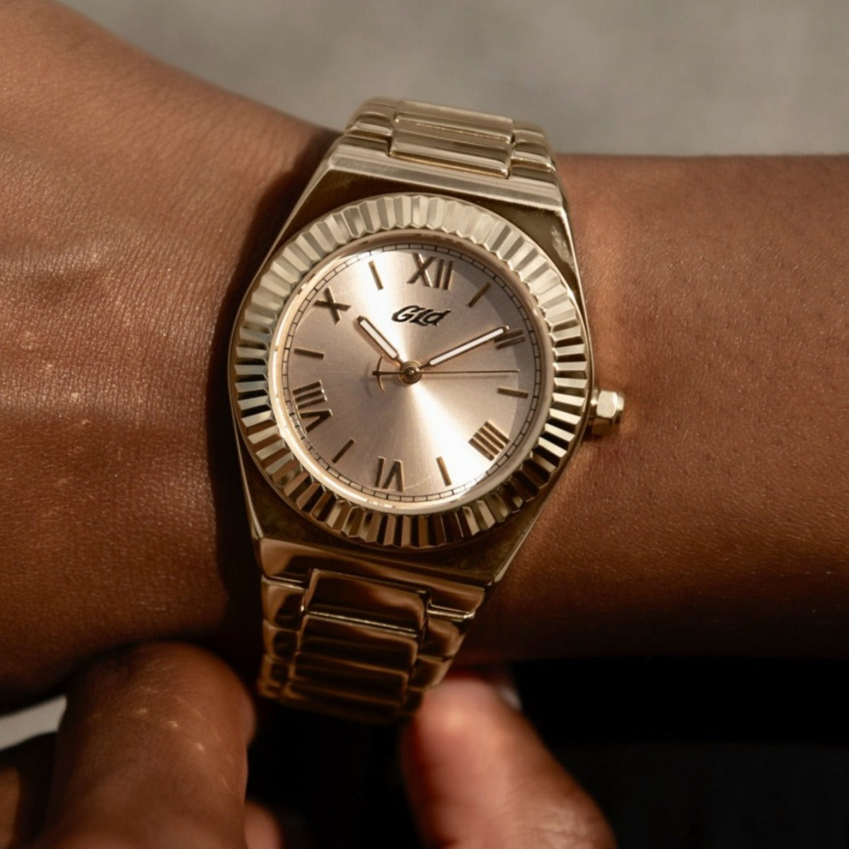 Fluted Bezel Alpha Era in Yellow Gold