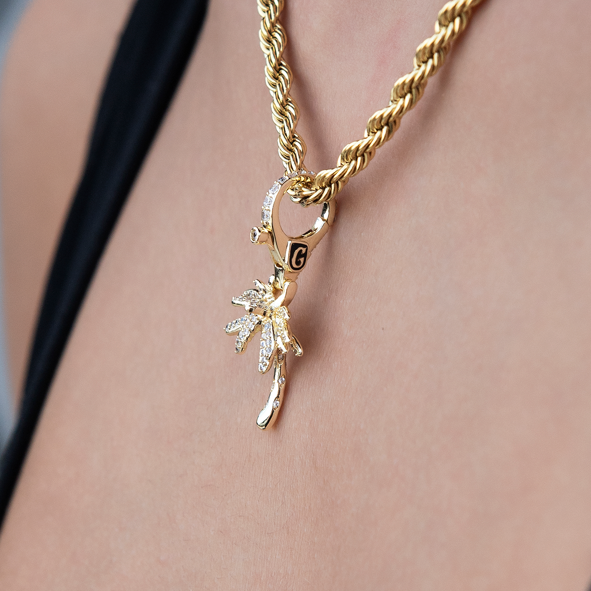 Palm Tree Clip On Charm Pendant in Yellow Gold