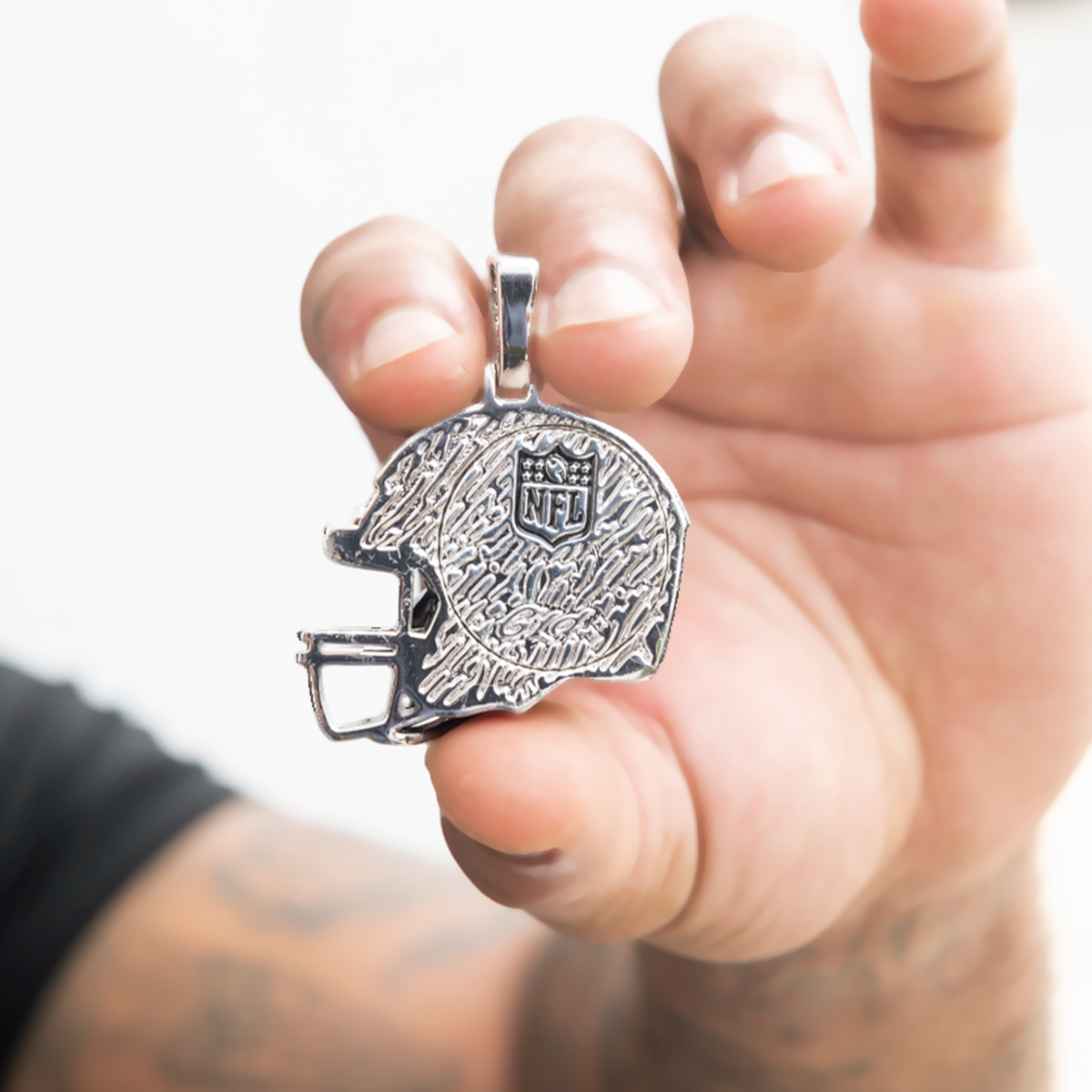 2025 New York Giants Team Helmet Pendant - White Gold