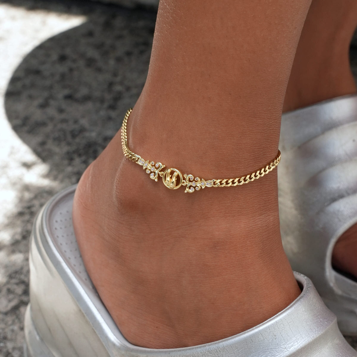 Forme Privé Slipper Anklet in Yellow Gold
