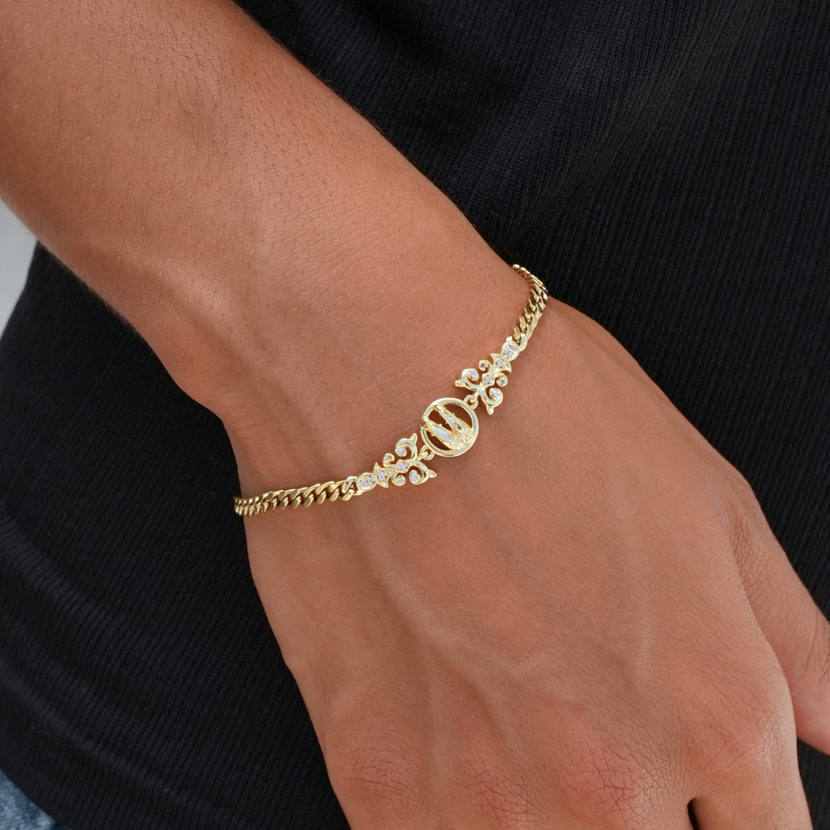 Forme Privé Slipper Bracelet in Yellow Gold