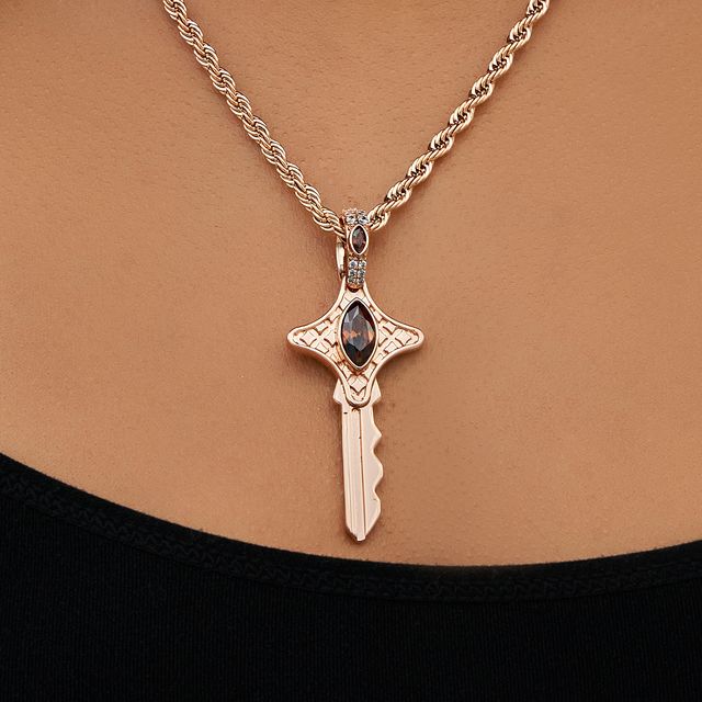 Star Key Pendant in Rose Gold