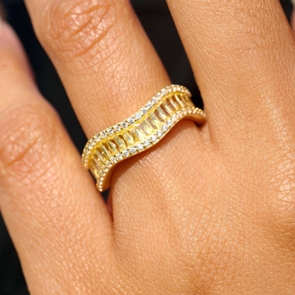 Iced Curve Ring in Yellow Gold Vermeil