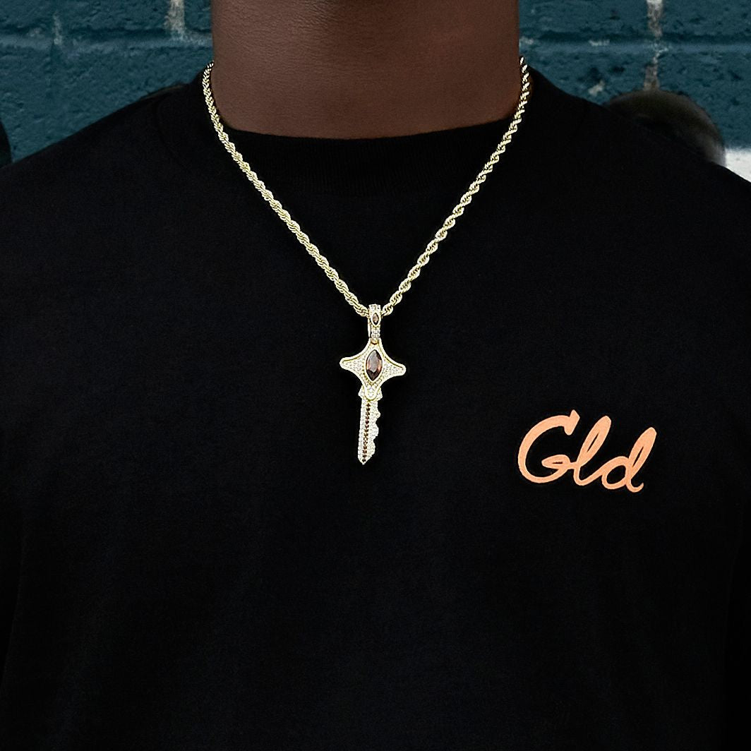 Iced Star Key Pendant in Yellow Gold