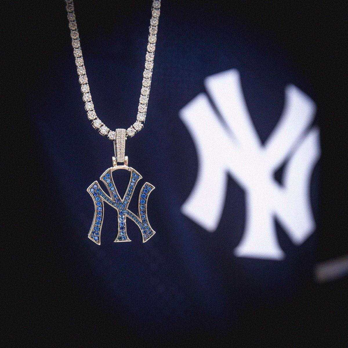 NY Yankees Pendant in White Gold - The GLD Shop